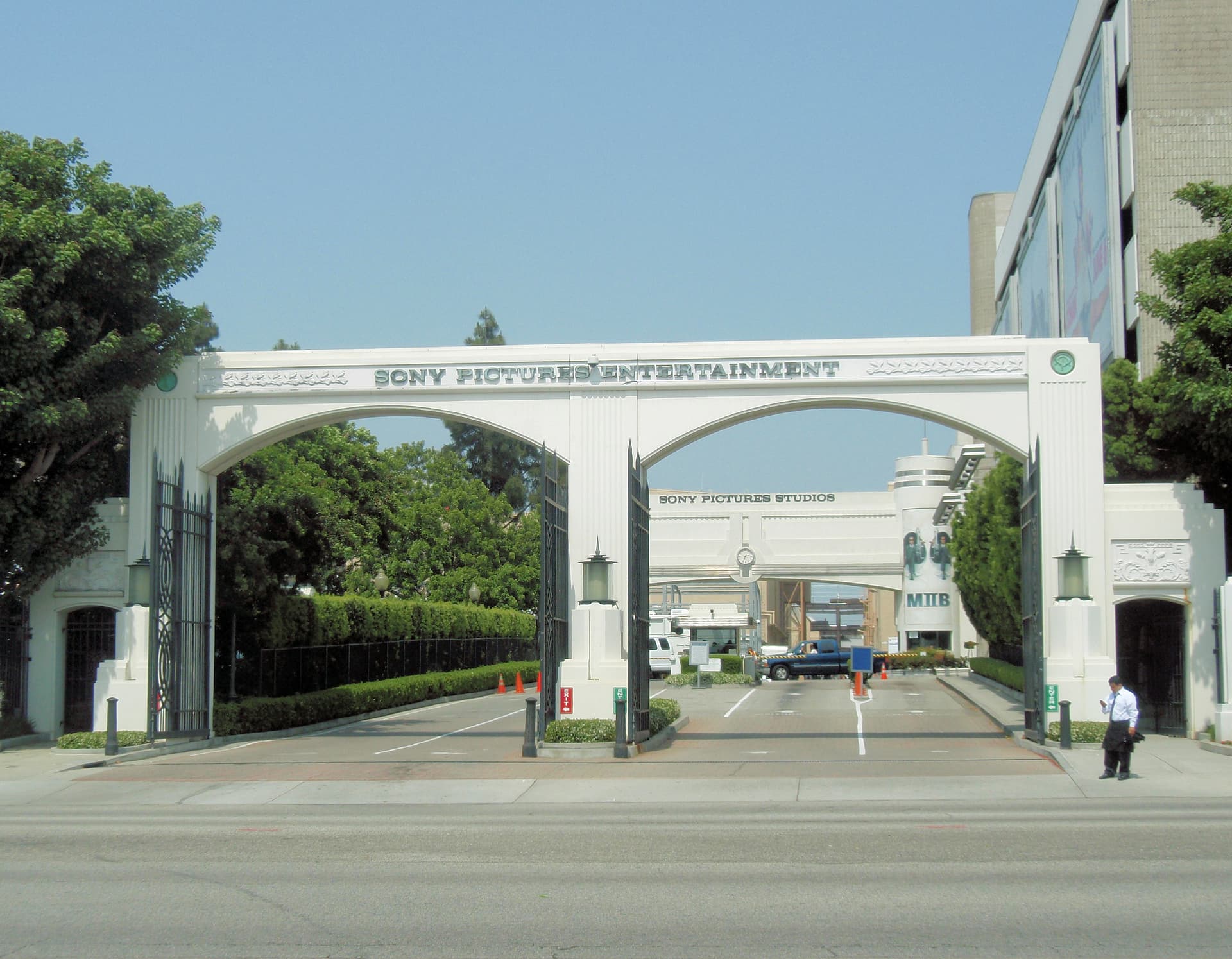 Главный въезд на студию Sony Pictures в Калвер-Сити