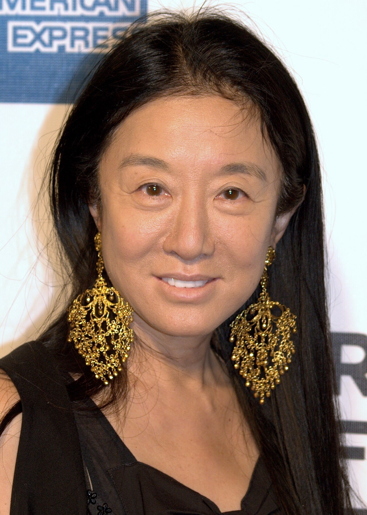 Vera Wang и Fabrique выпустили весеннюю капсулу из 37 вещей
