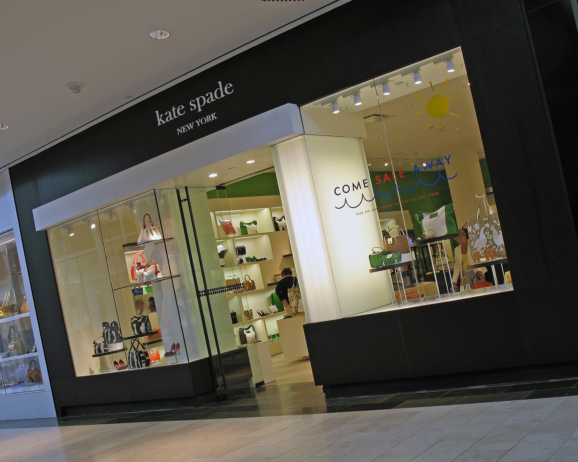 Kate Spade New York назначил Джонатана Сондерса креативным директором