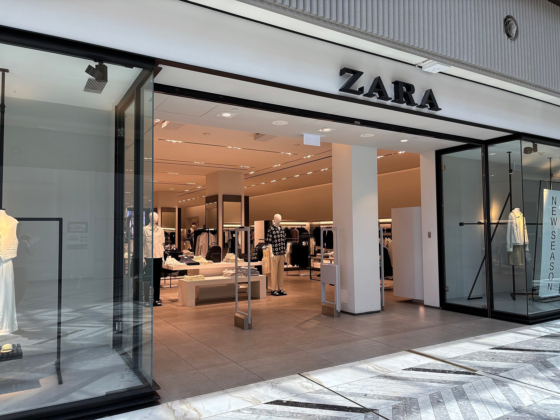 Джон Гальяно разработает сезонные коллекции для Zara