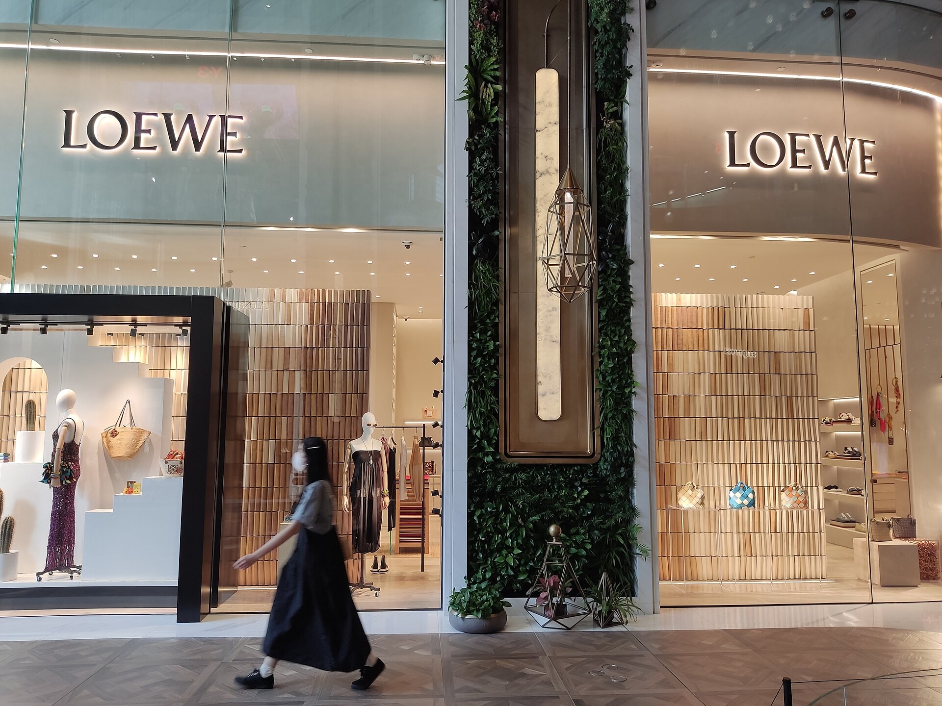 Loewe осень-зима 2026/27: Макколлоу и Эрнандес надувают моду