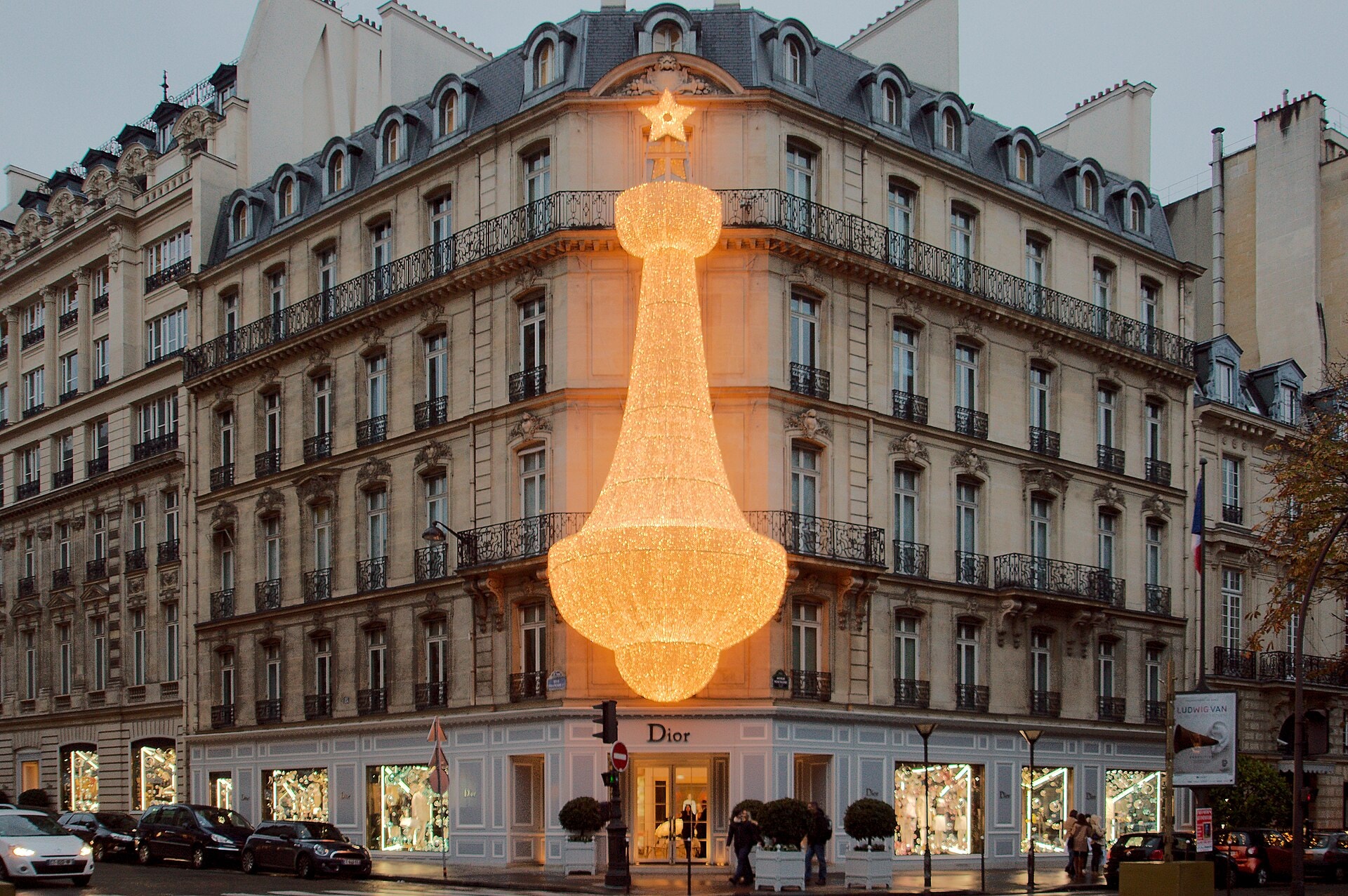 Dior весна-лето 2027: Джонатан Андерсон облегчил New Look