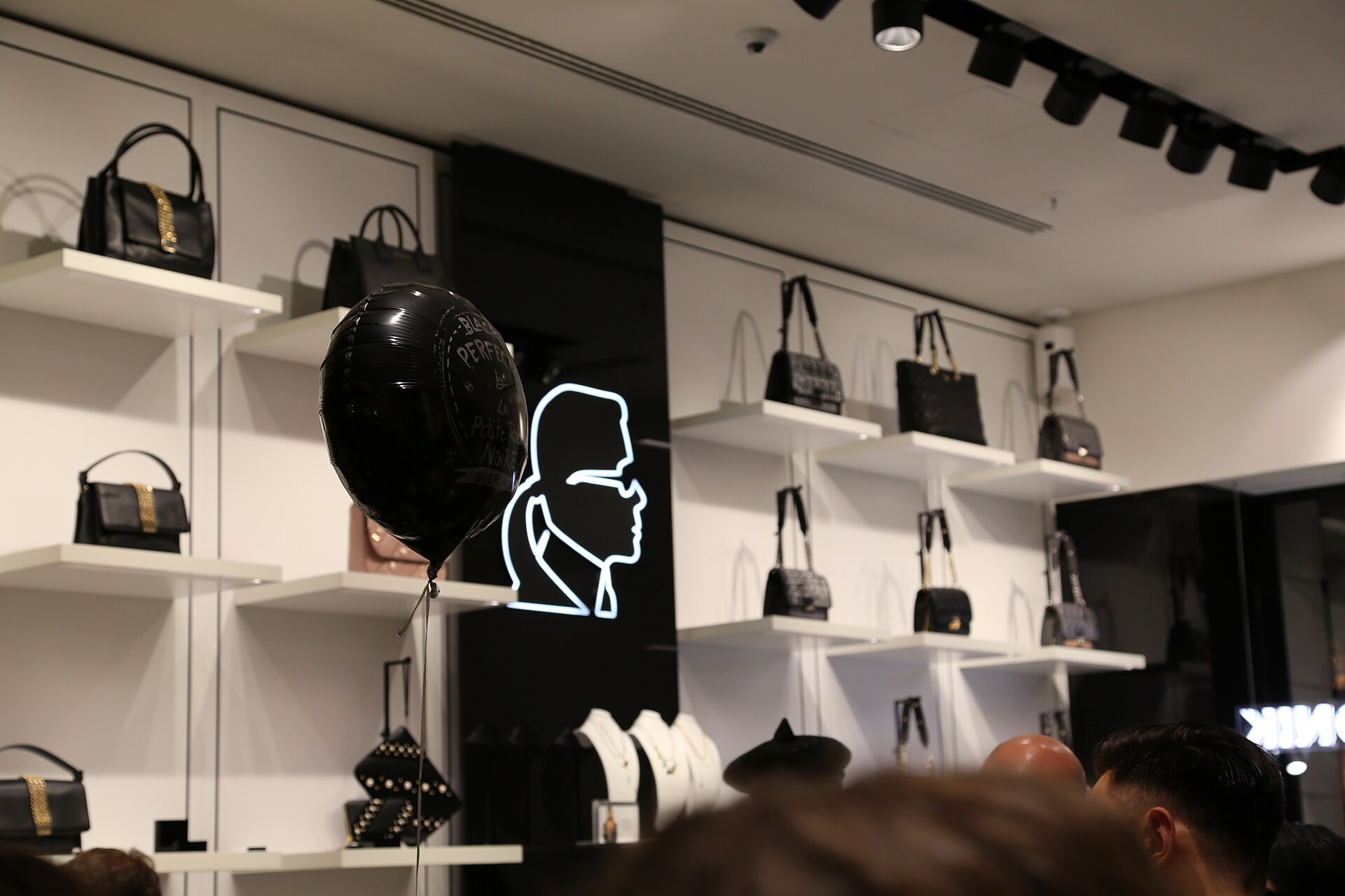 Karl Lagerfeld открыл обновлённый бутик в Новосибирске