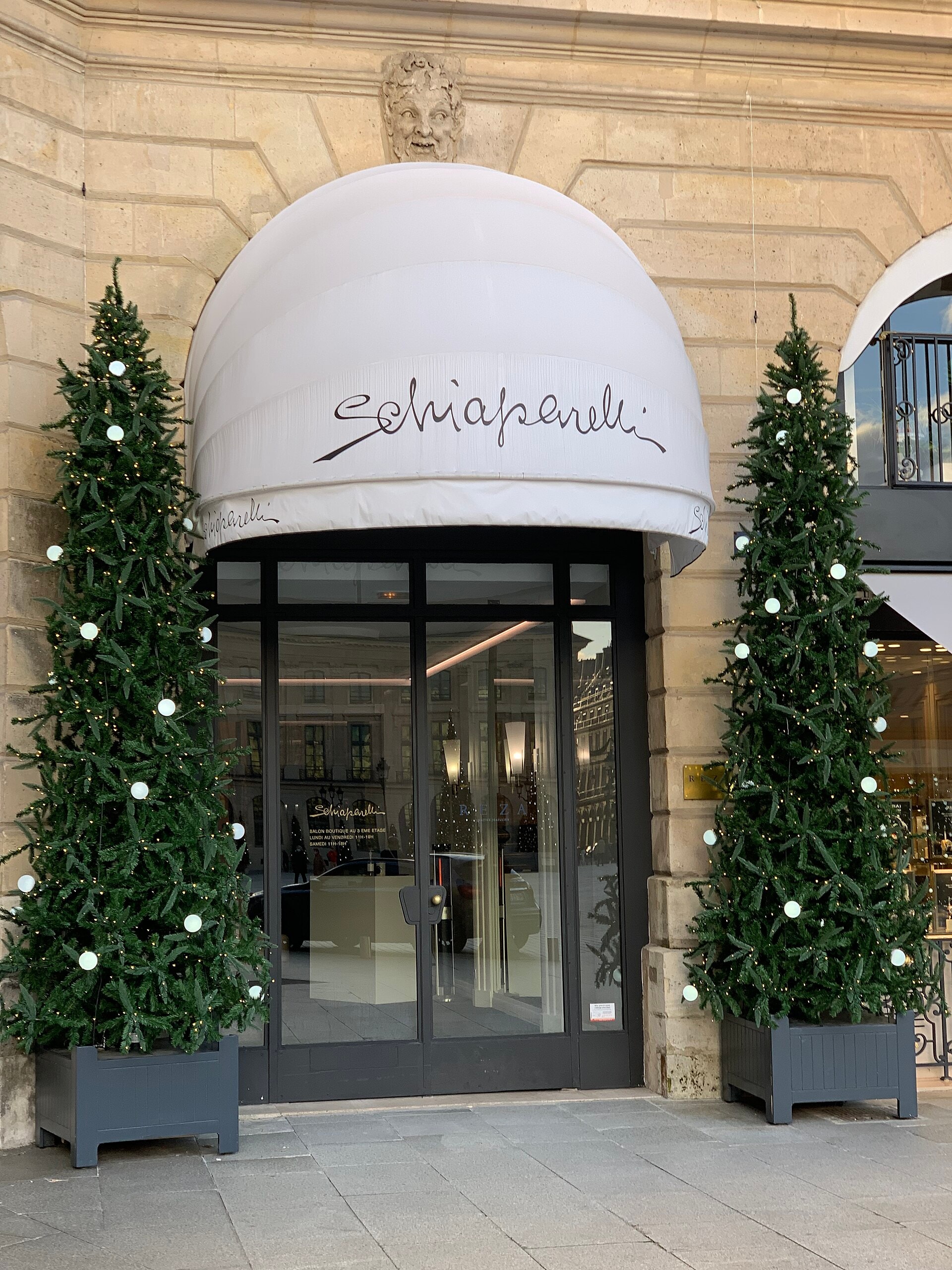 Дэниэл Роузберри представил Schiaparelli осень-зима 2026/27 в Париже