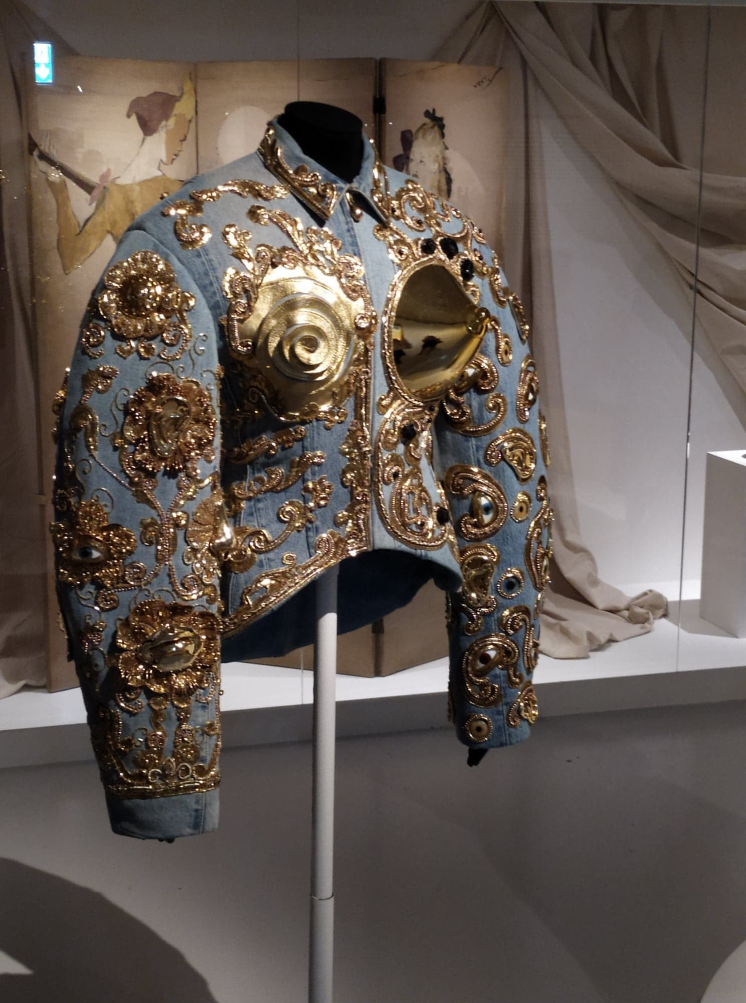 Schiaparelli Haute Couture весна-лето 2026: между агонией и экстазом