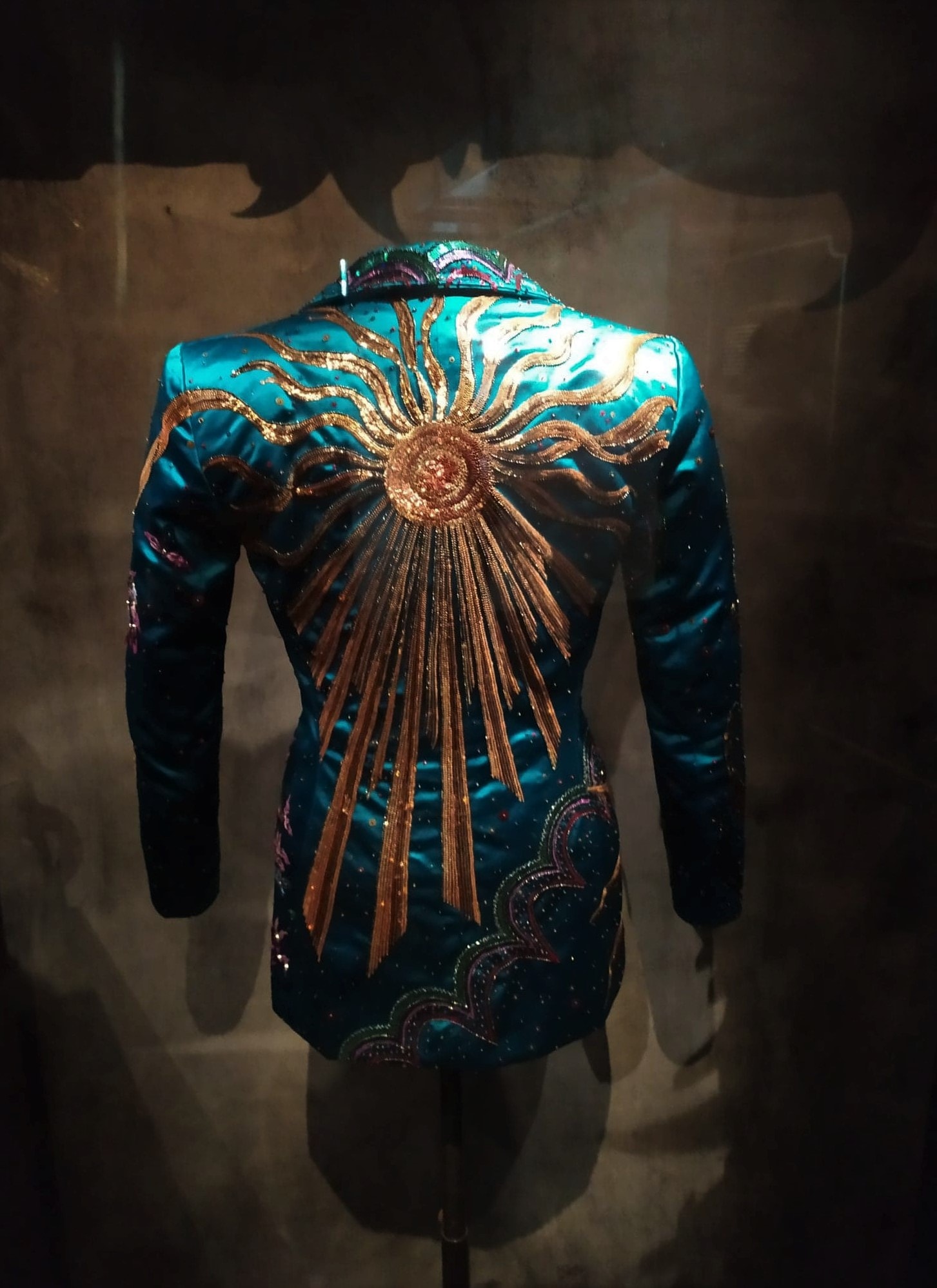 Schiaparelli обвинили в копировании сумок дизайнера Djozefinna