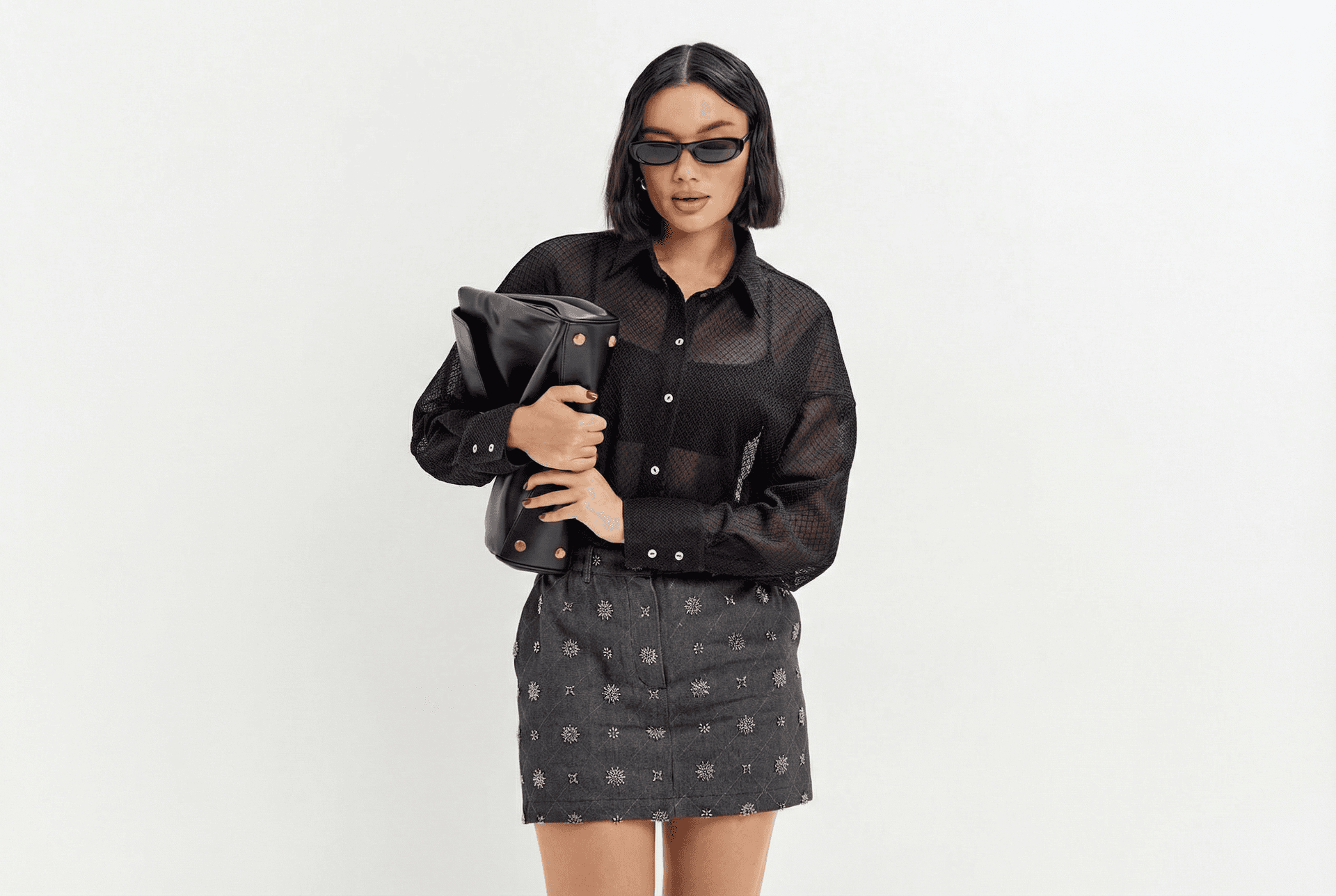 С чем носить мини-юбку: 15 элегантных образов на каждый день